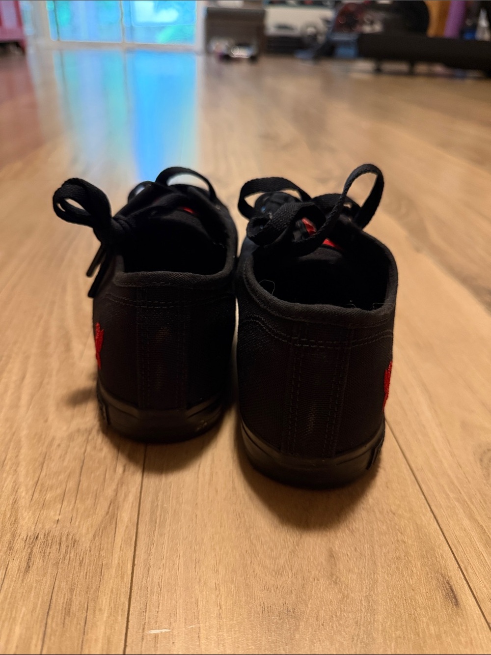 Men's Black Low-Top Canvas Sneakers with Rubber Toe - Picture 3 of 6